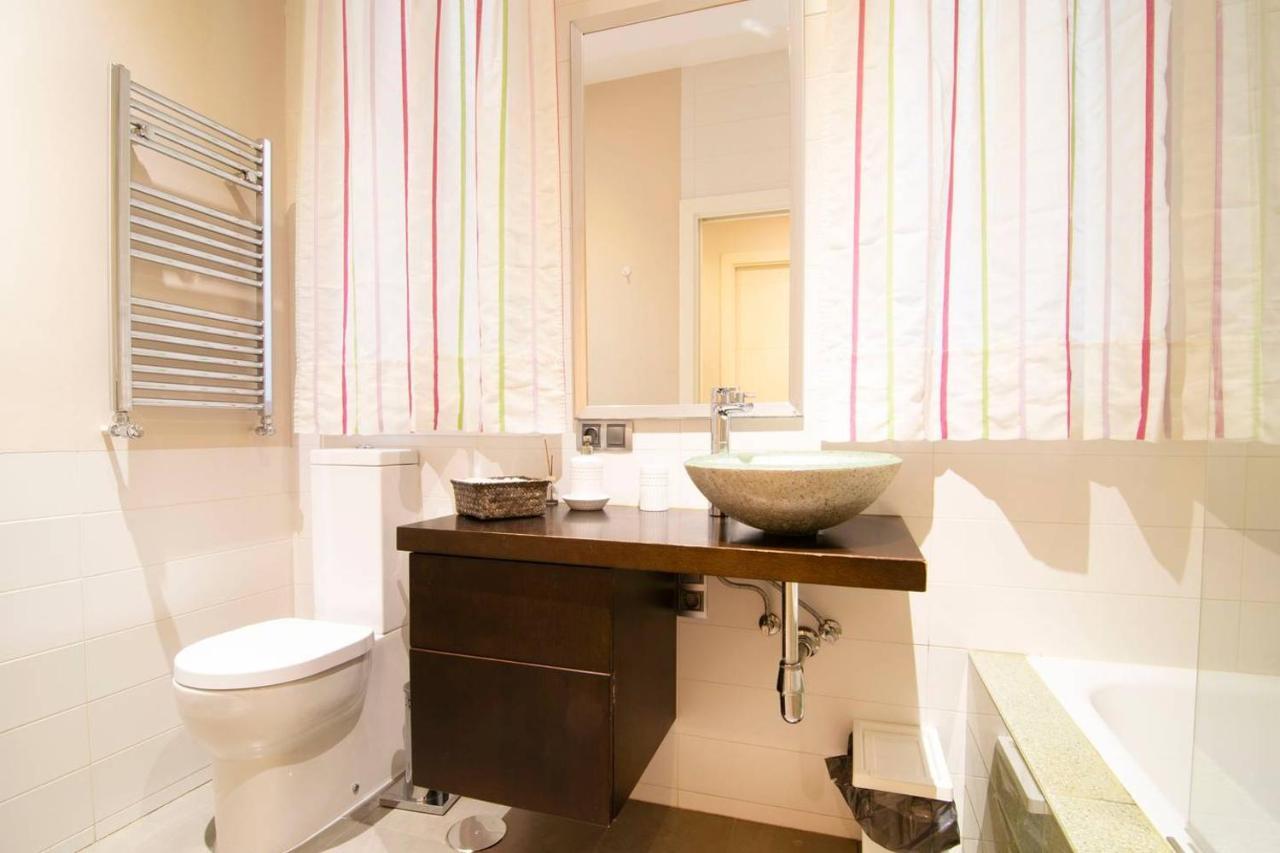 Cozy Apartment Near San Miguel Market By Batuecas Madrid Ngoại thất bức ảnh